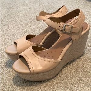 Clark’s artisan tan wedge sandals size 7.5